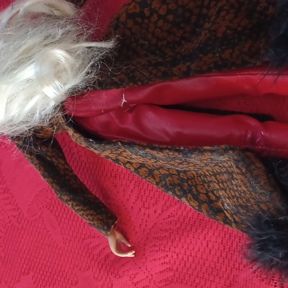 Elle Walk on the Wild Side - Picture 11 of 13